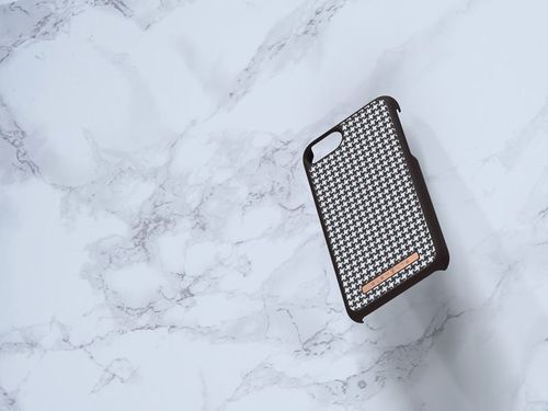 Materiałowe etui iPhone SE 2020 8 7 (Dark Brown Pattern 2) na Arena.pl