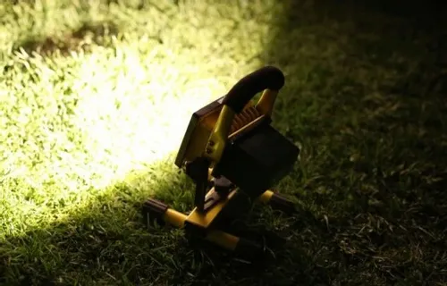 HALOGEN REFLEKTOR 10W BEZPRZEWODOWY AKUMULATOROWY BATERIA NAŚWIETLACZ IP65 na Arena.pl