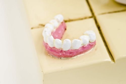 DUŻA FIGURKA DENTYSTA - Guilermo Forchino (FO85515) na Arena.pl