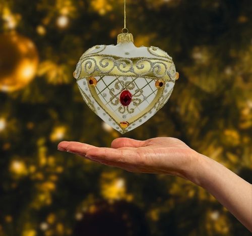 Bombka choinkowa szSerce z bogatymi złotymi zdobieniami i kamieniami: białe na Arena.pl