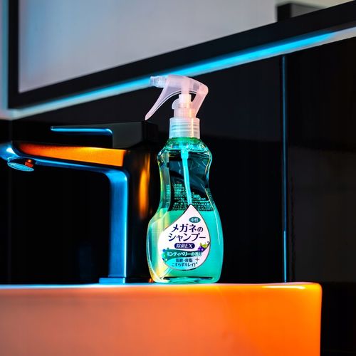 SZAMPON DO OKULARÓW INNOWACYJNY JAPOŃSKI ZAPACH MIĘTA-JAGODA 200 ML SOFT99 na Arena.pl