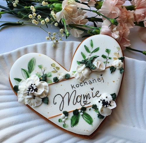 CIASTKO SERCE DLA MAMY W PUDEŁKU na Arena.pl