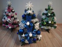 Choinka 60 CM ubrana z lampkami LED Stożek