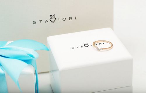 pierścionek z różowego złota z diamentami na Arena.pl