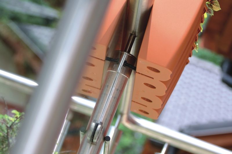 Skrzynka na balustradę DCRO600, Doniczka balkonowa + keramzyt 2l zdjęcie 3