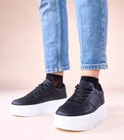 Czarne sneakersy na platformie Avita 38