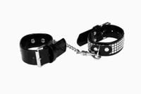 kajdanki whips lakier, kajdanki damskie na ręce, czarne, kryształki