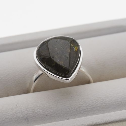 Pierścionek regulowany z Granatem Zielonym w srebrze. na Arena.pl