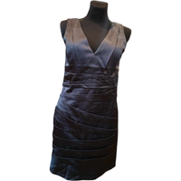 Stylowa Wygodna Sukienka Przed Kolano Casual Czarny Rozmiar 40