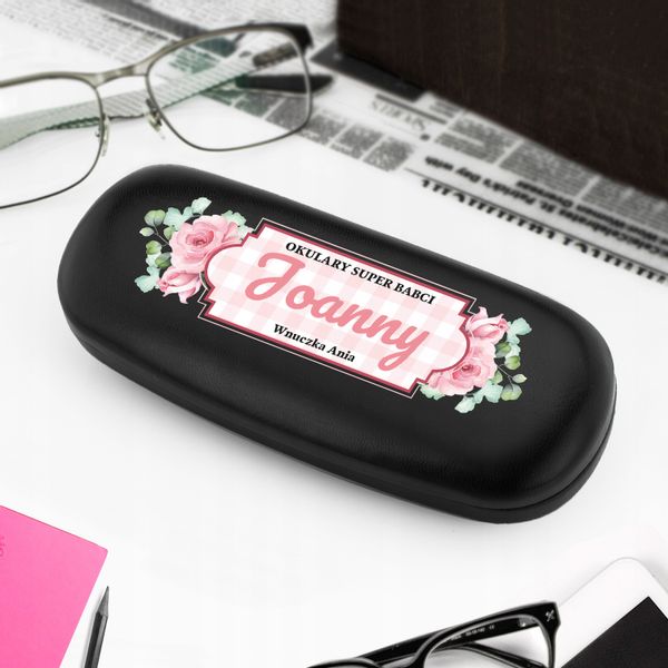 Czarne etui z kolorowym nadrukiem imienia dla babci dziadka wybór wzorów zdjęcie 2