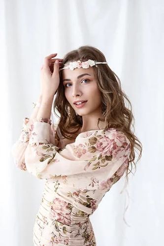 Wianek na głowę, różowy na Arena.pl