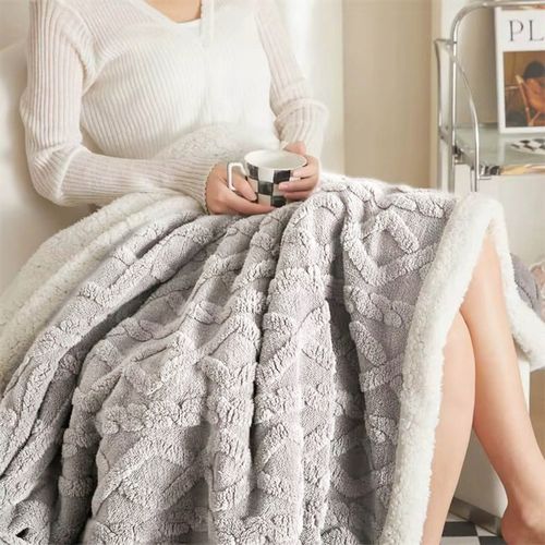 GRUBY KOC NARZUTA NA ŁÓŻKO WARKOCZ BARANEK 150x200 PUSZYSTY CIEPŁY MIĘKKI na Arena.pl