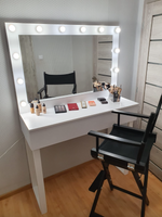 Toaletka AMI120 WHITE białe nogi. Do makijażu, makeupu, wizażu