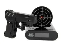 BUDZIK Z TARCZĄ DO STRZELANIA INTERAKTYWNY PREZENT