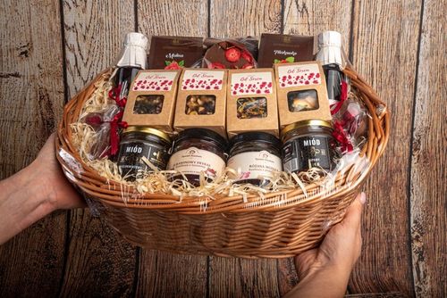 KOSZ PREZENTOWY DUŻY WIKLINOWY ZESTAW HERBAT SŁODYCZE SYROPY NA URODZINY na Arena.pl