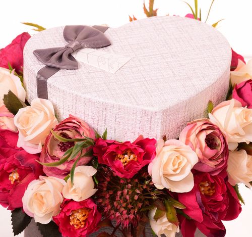 Flower box krem fuksja prezent na Arena.pl