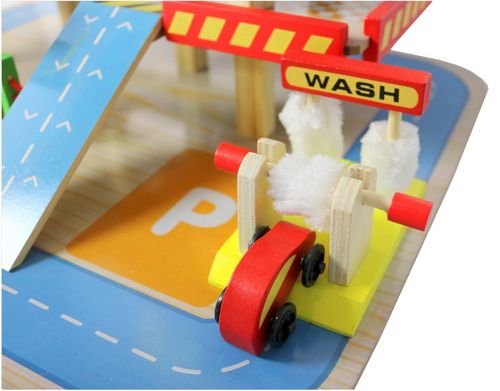 drewniany garaz na Arena.pl