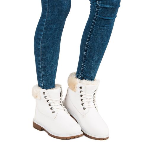 Zgrabne traperki białe r.40 na Arena.pl