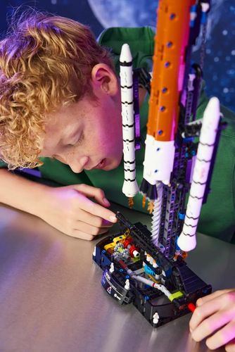 42221 - LEGO Technic - Rakieta SLS NASA Artemis na Arena.pl