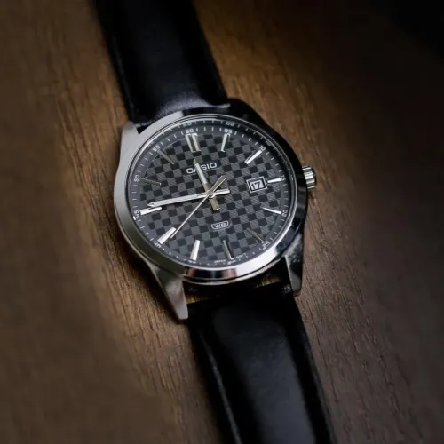 ZEGAREK MĘSKI CASIO MTP-VD03L-1A + BOX na Arena.pl