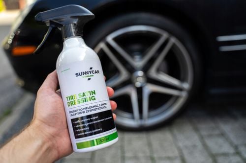 CZERNIDŁO DO OPON I PLASTIKÓW ZEWNĘTRZNYCH SUNNYCAR PIELĘGNUJE 500 ml na Arena.pl