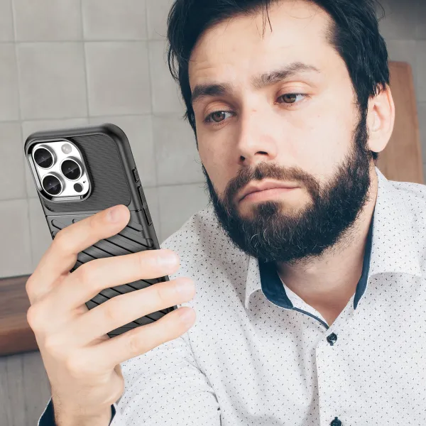 etui silikonowe thunder case do iphone 16 pro max - czarne zdjęcie 7