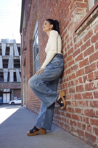 Damskie Klapki Koturn Crocs Brooklyn Woven Heel 209979 Slide 38-39 na Arena.pl