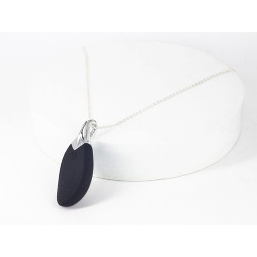 Vibrating necklace Liberty Leaf Black na Arena.pl