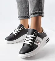 Czarne sneakersy na platformie Sacaton 39