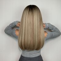Peruka Jasny Brąz z grzywką efekt naturalny
