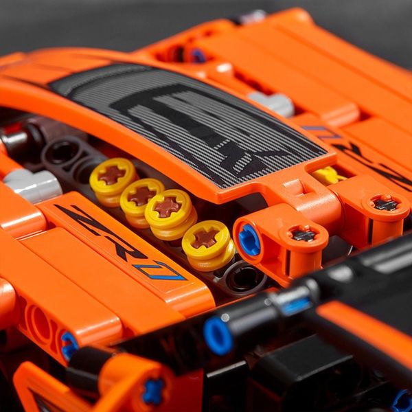 LEGO Technic 42093 Chevrolet Corvette ZR1 zdjęcie 6