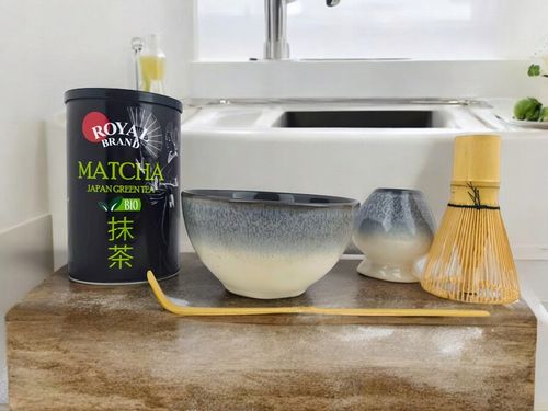 Zestaw startowy do herbaty matcha Bio 100g z piękną czarką miotełką i łyżką na Arena.pl