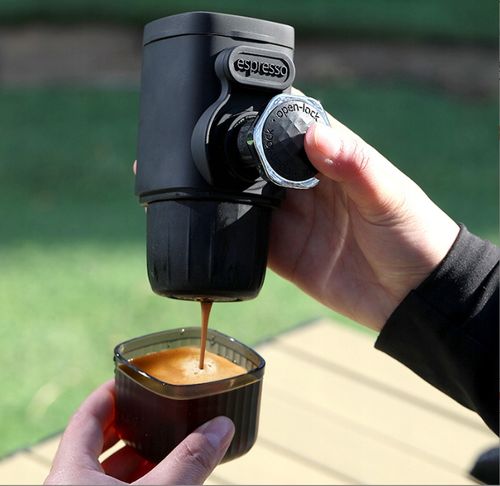 Przenośny ręcznie prasowany ekspres do kawy na zewnątrz na Arena.pl