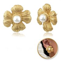 kolczyki kwiaty ze stali szlachetnej platerowane 14k złotem, sztyft perły