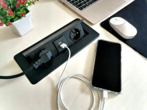 GNIAZDO WPUSZCZANE CHOWANE W BLAT USB 2x NA KLIK na Arena.pl