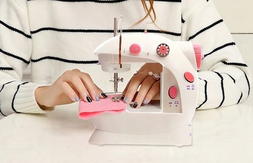 PRAWDZIWA MASZYNA DO SZYCIA DLA DZIECI Z OSŁONĄ NA PALCE + IGŁA NICI LAMPKA na Arena.pl