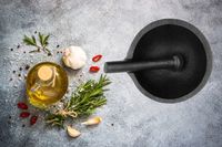 MOŹDZIERZ ŻELIWNY KUCHENNY Z TŁUCZKIEM DO PRZYPRAW ZIÓŁ TŁUCZEK UBIJAK