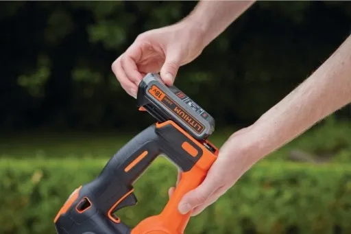 Nożyce akum. do żywopłotu 18V 2.0Ah Black & Decker zdjęcie 2