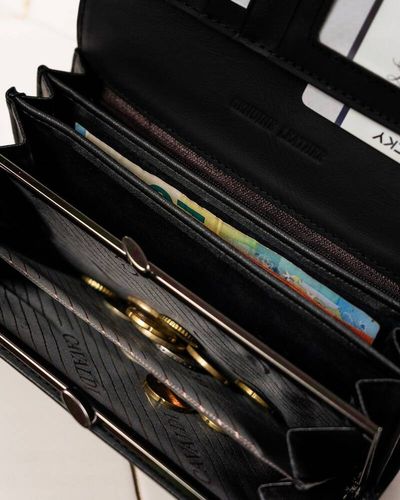 portfel damski ze skóry naturalnej i ekologicznej z motywem na Arena.pl