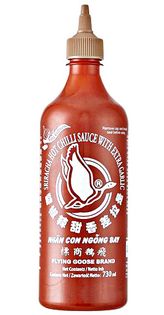 Sos chili Sriracha z czosnkiem, ostry (51% chili) 730ml - Flying Goose