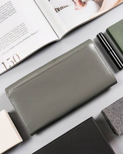 elegancki, podłużny portfel damski z klapą na zatrzask - cavaldi na Arena.pl