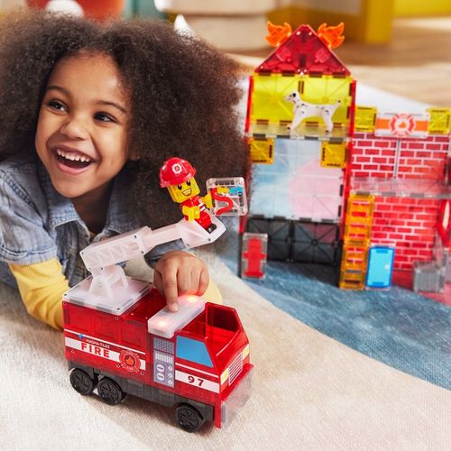 KLOCKI MAGNETYCZNE KONSTRUKCYJNE REMIZA STRAŻACKA Z WOZEM 50 EL MAGNA TILES na Arena.pl