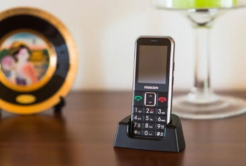 Telefon MaxCom MM 730BB zdjęcie 14