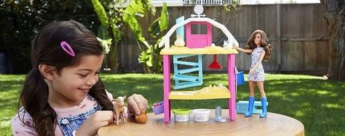 LALKA BARBIE ZESTAW FARMA WESOŁYCH KUREK na Arena.pl