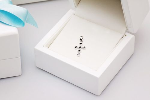 Złoty wisiorek WBD4061 - Diament na Arena.pl