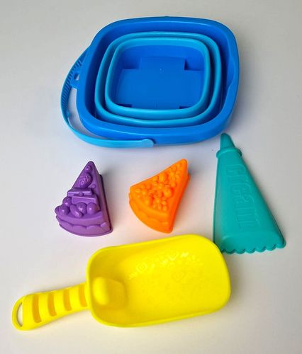 wiaderko do piaskownicy z zabawkami - niebieski na Arena.pl