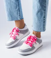 Białe retro sneakersy Shari 38