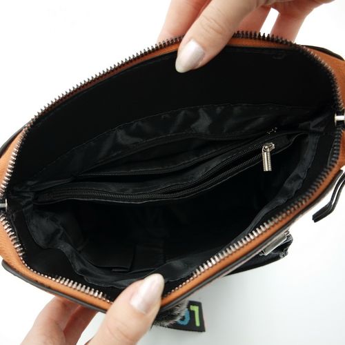 Torebka Brązowa Kuferek Damska Brelok Pompon Do Ręki na Ramię na Arena.pl