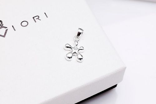 Srebrny wisiorek SSS4775 na Arena.pl