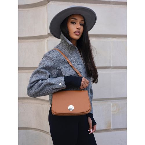 karmelowa torebka damska crossbody ze srebrnymi okuciami - david jones na Arena.pl